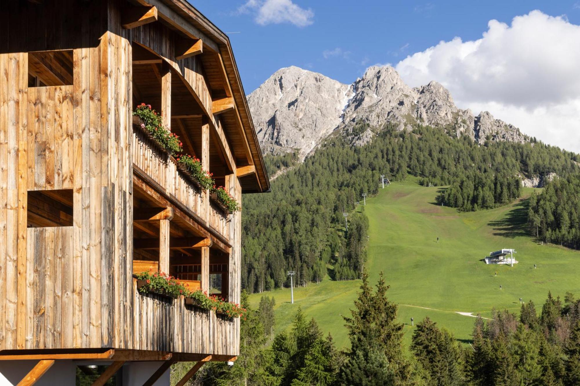 Alpine Hotel Gran Foda' San Vigilio Di Marebbe Exterior photo