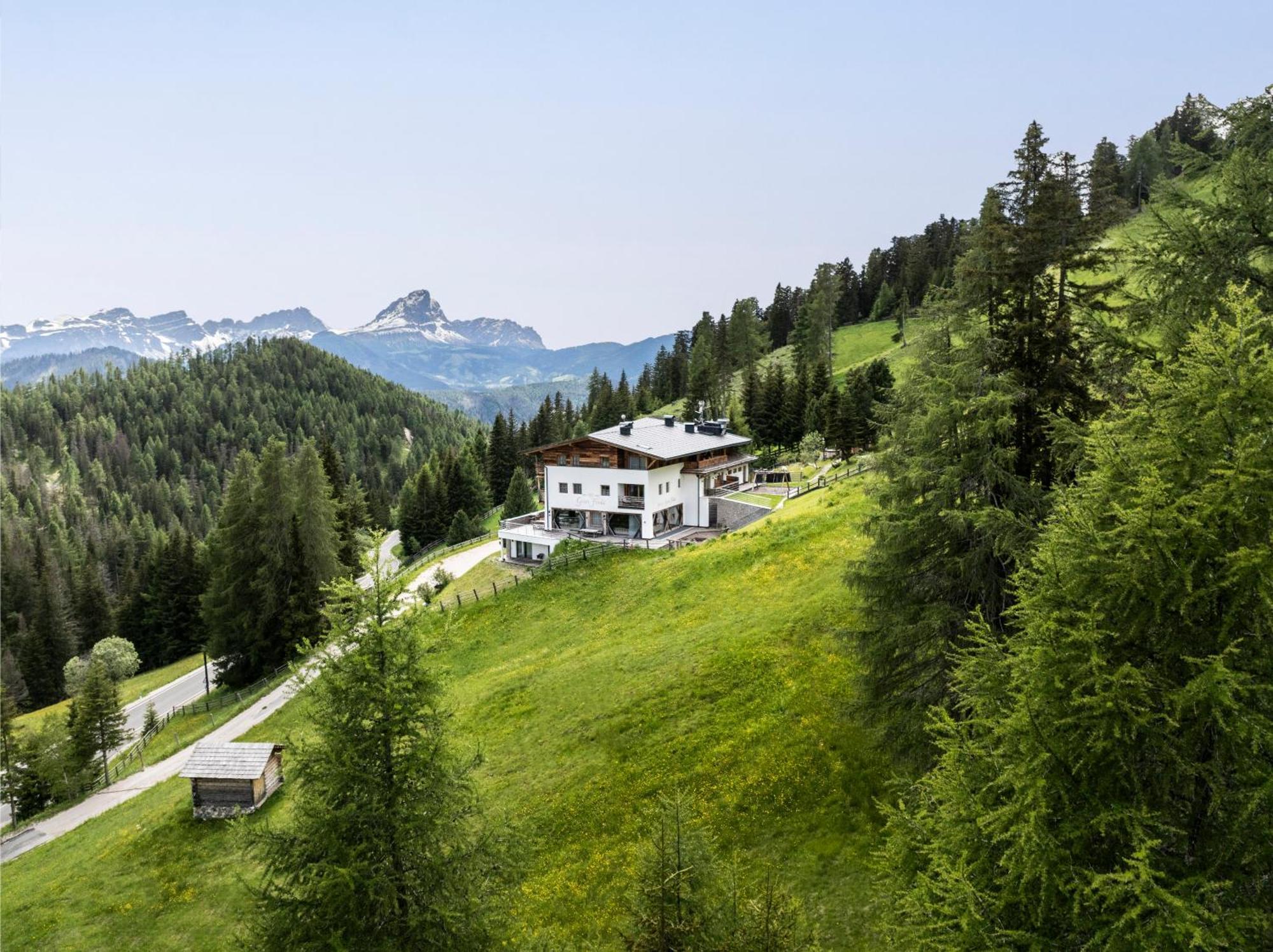 Alpine Hotel Gran Foda' San Vigilio Di Marebbe Exterior photo